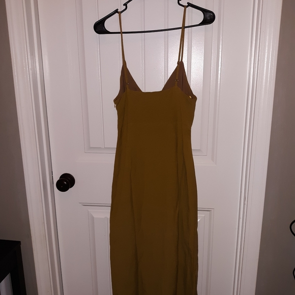 Le Lis knee length spaghetti strap dress - Picture 3 of 3